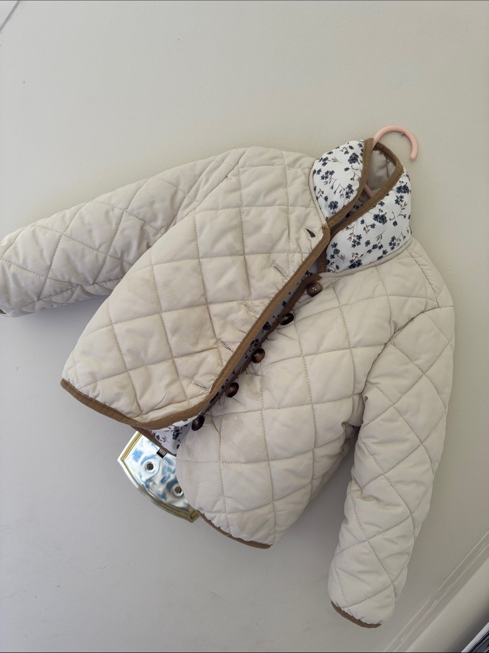 SHEIN Cream Quilted Kids Puffer Jacket with Floral-Lined Collar